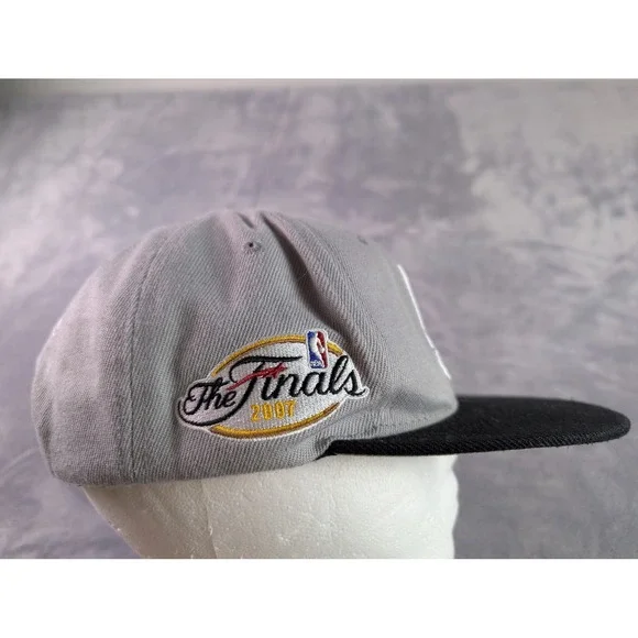 Mitchell & Ness San Antonio Spurs 2007 NBA Finals Snapback Hat Grey Black Mens - Picture 5 of 7